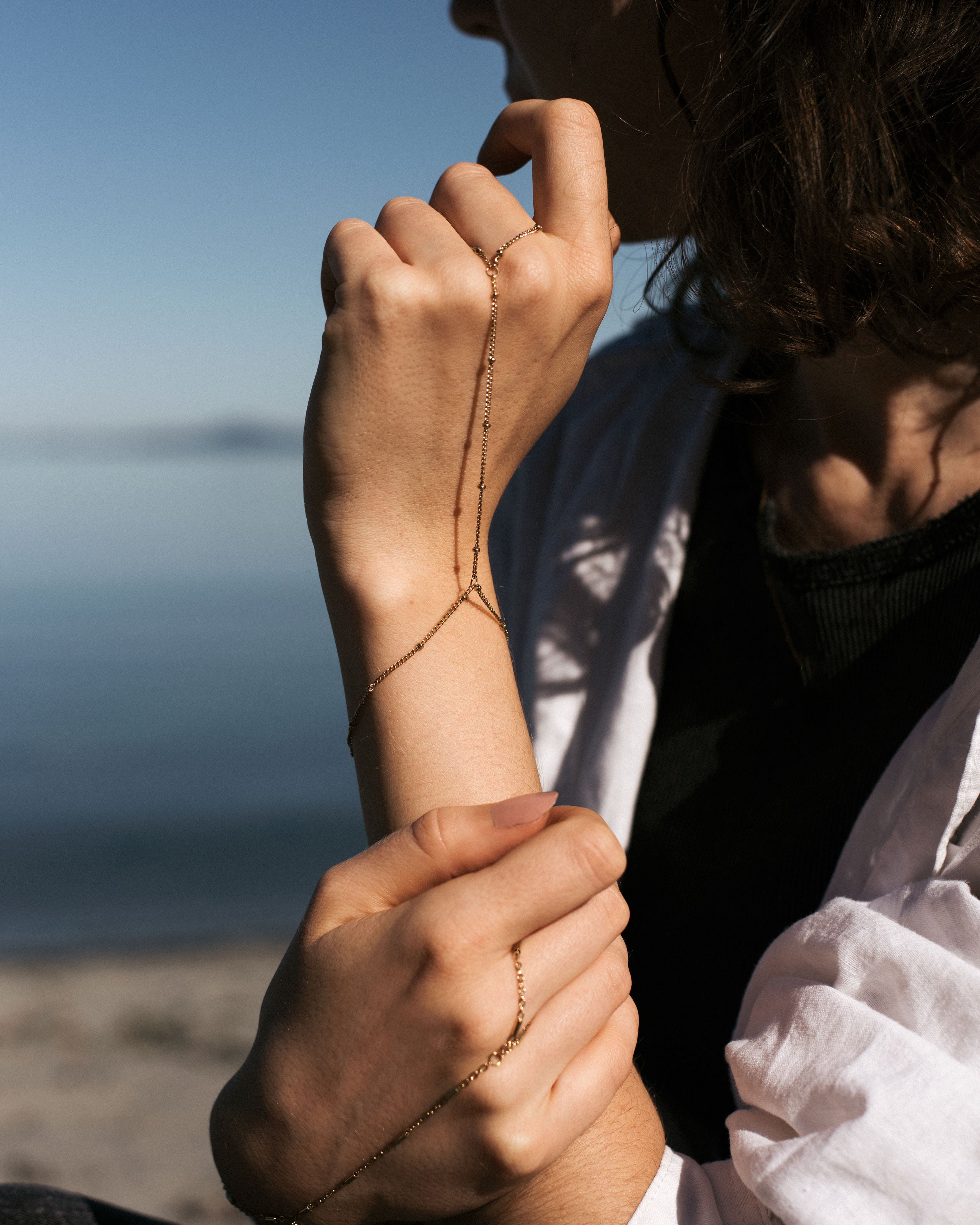 Mira Hand Chain - Nadare Co.
