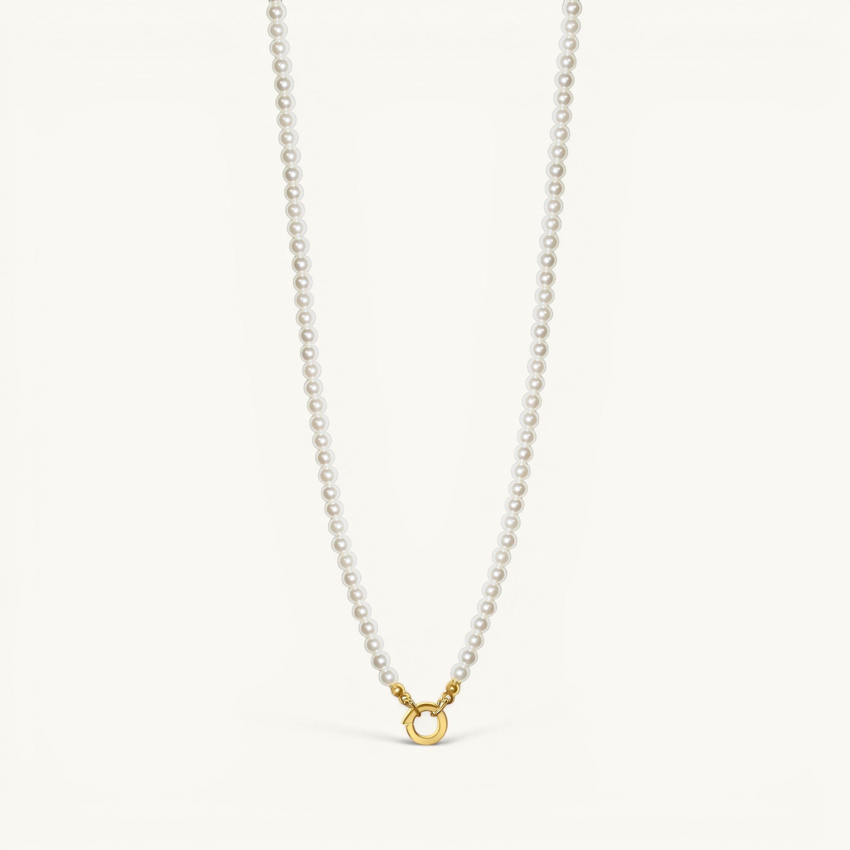 Nadare Co. Classic Pearl Chain featuring round white imitation pearls and a gold-tone circular clasp.