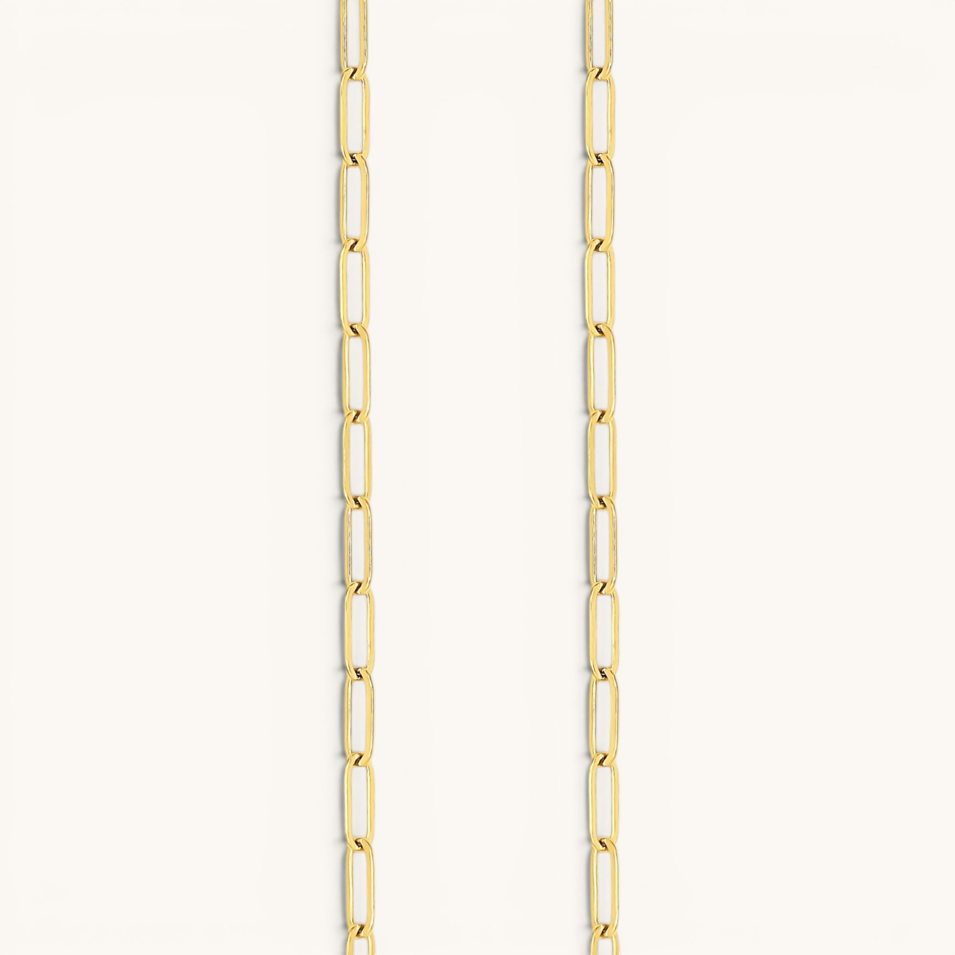 Nadare Co. 14k gold plated large oval switch chain necklace with tarnish-resistant stainless steel links.