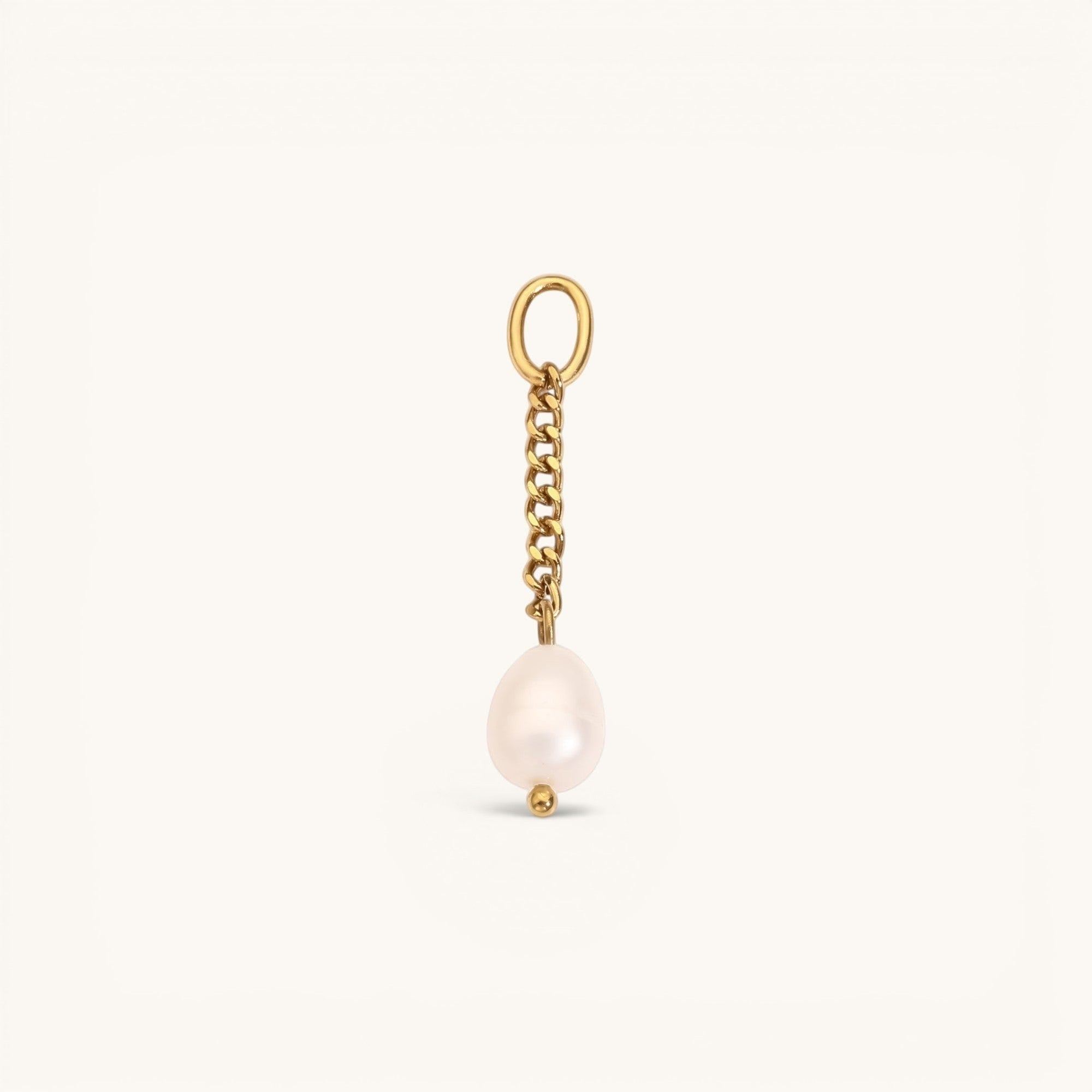 Nadare Co. short pearl drop charm featuring a genuine freshwater pearl on a 14k gold-plated stainless steel chain.